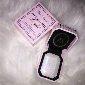 Too faced diamond light
